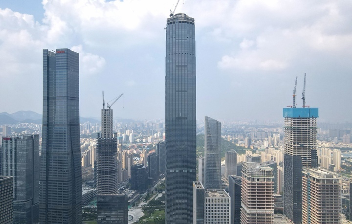 项目强省会｜济南“第一高”幕墙已施工至最高层