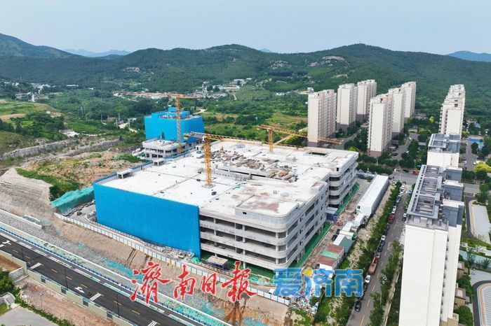 项目强省会｜济南规模最大、功能最完善的现代化公交场站封顶了