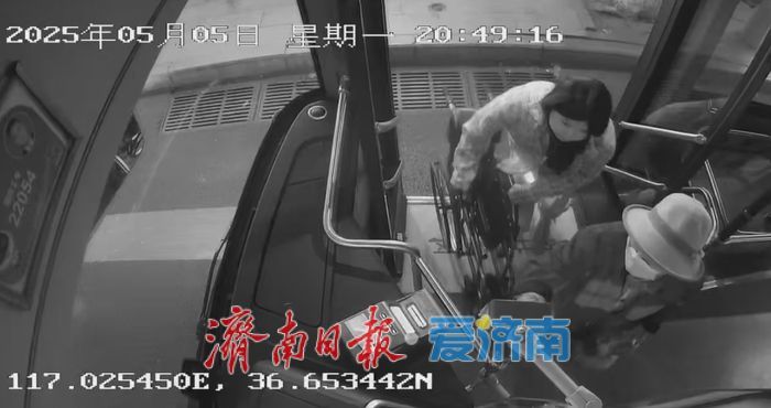 淄博游客来济旅游被公交司机暖哭，发文点赞：这座城真的值