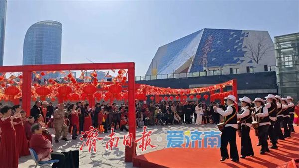新春走基层｜济南市文化馆“泉民大舞台”新春群众文艺专场演出火热开演