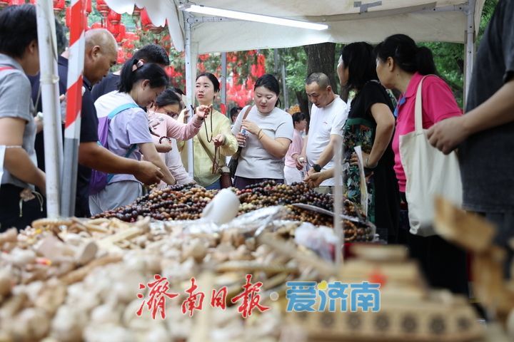 千佛山端午嘉年华启幕  美食戏曲齐绘粽香盛景