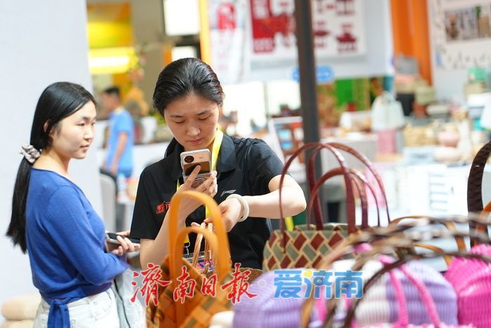 超2000家采购商、300 家企业汇聚泉城！掀起乐购外贸优品“双向奔赴”