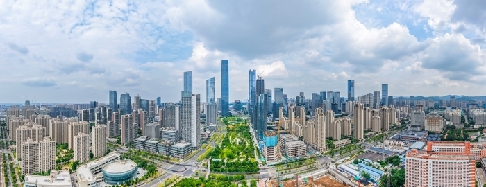 云影交织景致怡人，晴雨相间邂逅济南CBD都市风光
