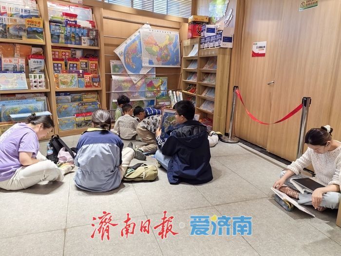 书香浸润周末亲子时光