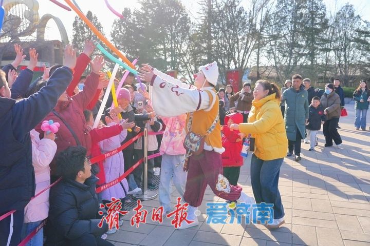 “泉”在济南过大年｜济南市30家重点监测景区昨日接待游客73.72万人次