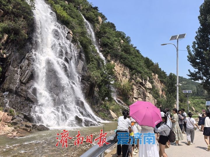 一年四季 泉在济南丨黄巢飞瀑奔涌去 一帘清凉入画来