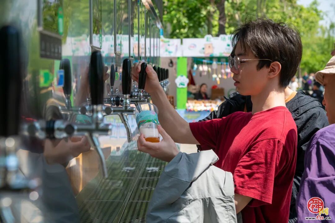大明湖啤酒交易所来了！品牌业态焕新，五一假期解锁湖畔新玩法