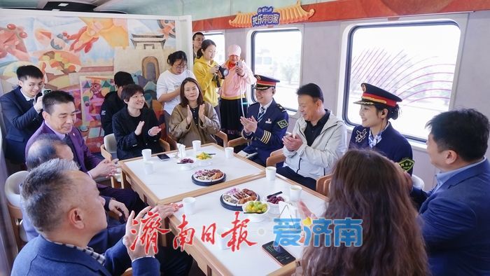 “好客山东·齐鲁1号”旅游列车开行一周年 累计运送旅客81万人次 带动消费8.6亿元