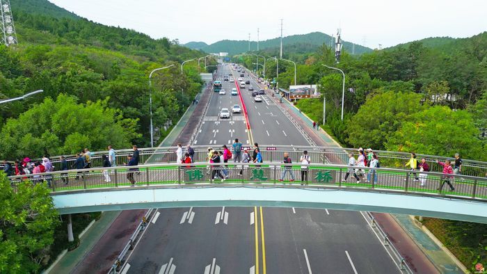 千佛山—佛慧山无障碍绿道今启用！邀“一城山色·登山打卡”活动近千市民见证