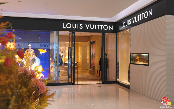 强省会建设丨贵和购物中心：泉城路的高端消费引力场与文化场域