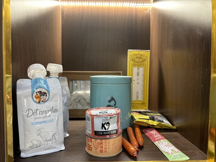 三位济南姑娘转行“宠物殡葬师” 为上千只宠物举行告别仪式