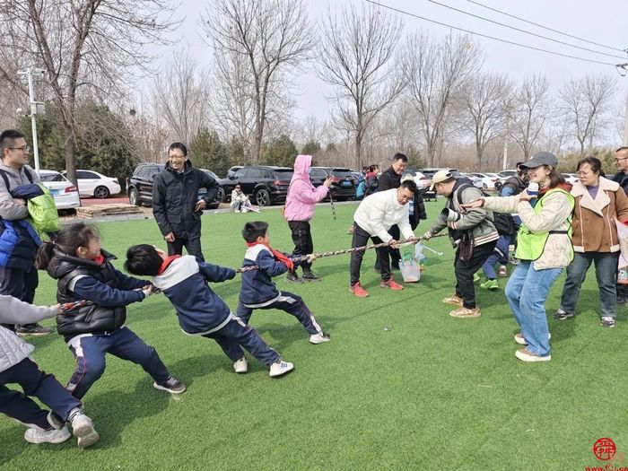 植绿·护绿——济南市经十一路小学四（7）中队开展实践活动