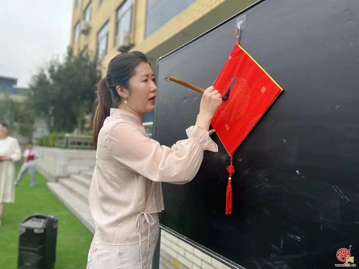 开笔启智 礼润童心——济南市北苑小学迎新活动