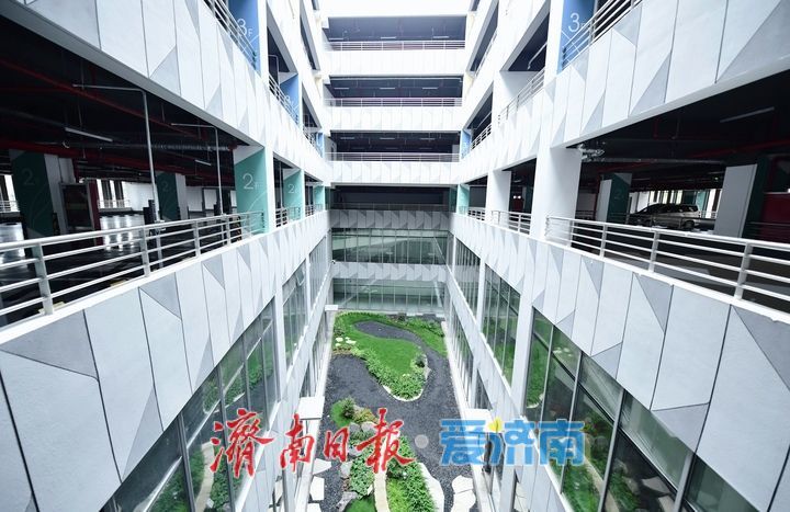向上要“空间”，济南洪楼片区智慧停车楼启用