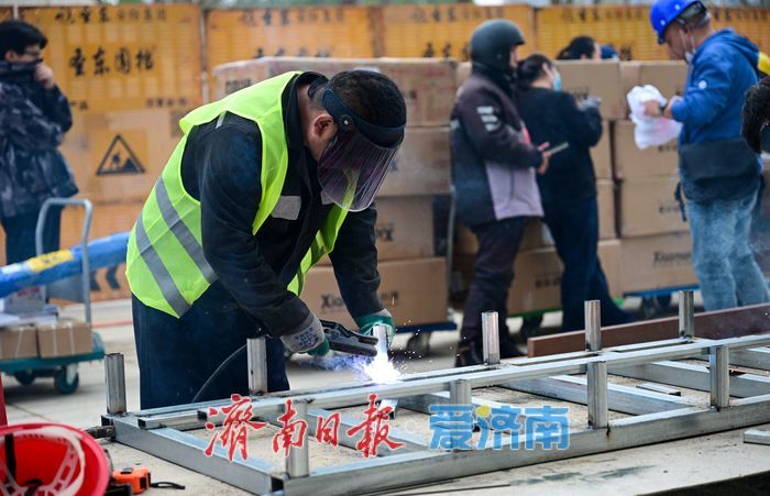 济南西城龙湖天街撤除围挡，外部环境升级即将亮相