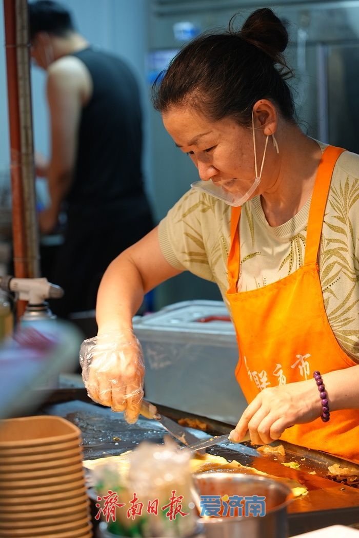 一年四季 泉在济南丨越夜越精彩！升腾烟火气让泉城夜经济持续升温