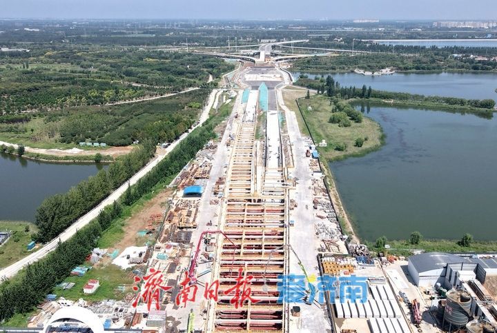 项目强省会｜济南黄岗路黄河隧道工程北岸明挖隧道段完成封底施工