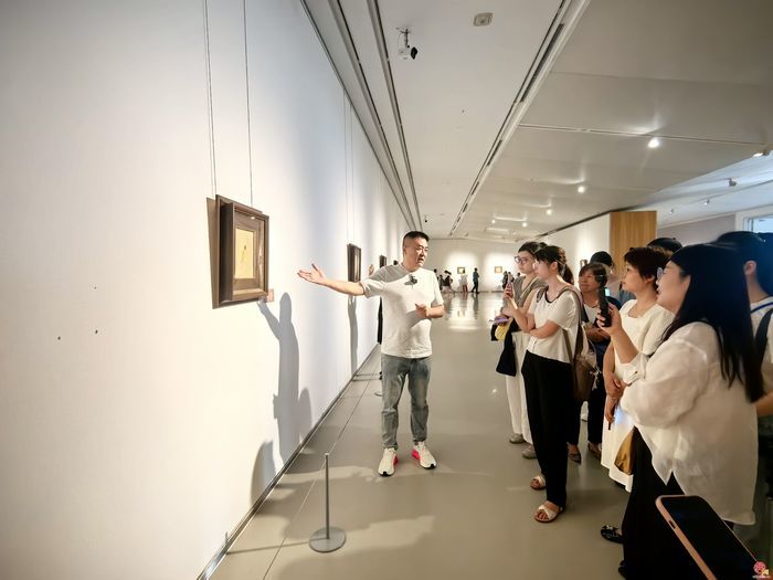 请持放大镜细品——“徐青巍油画作品展”在山东美术馆开展