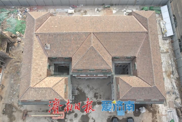 泉城年味气氛组已就位，是“蛇”候过年啦！