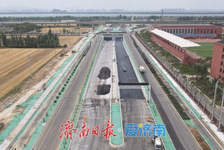 项目强省会｜新建收费站主体完工，济南济泺路北延黄河隧道计划6月底具备通车条件