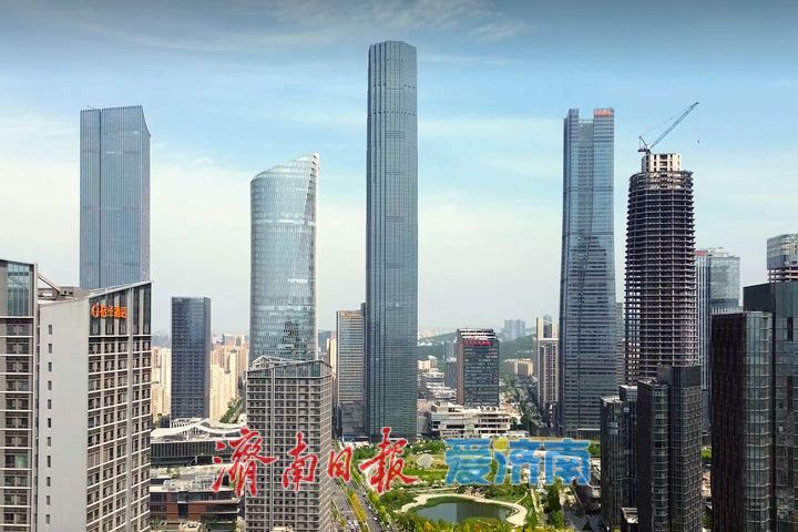 济南CBD绿地山东428超高层项目泛光照明工程完工