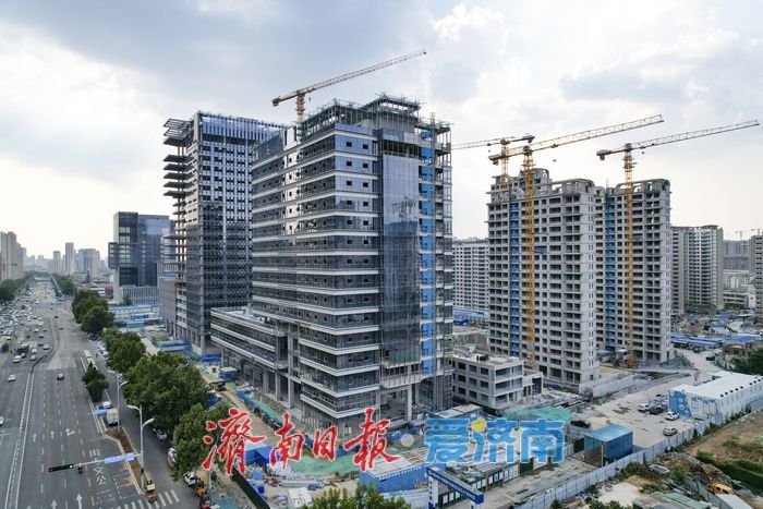项目强省会｜济南明湖科创中心B5地块外立面施工收尾