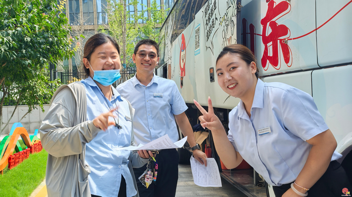 “青春献热血 挽臂显担当” 明湖城服参与无偿献血志愿活动