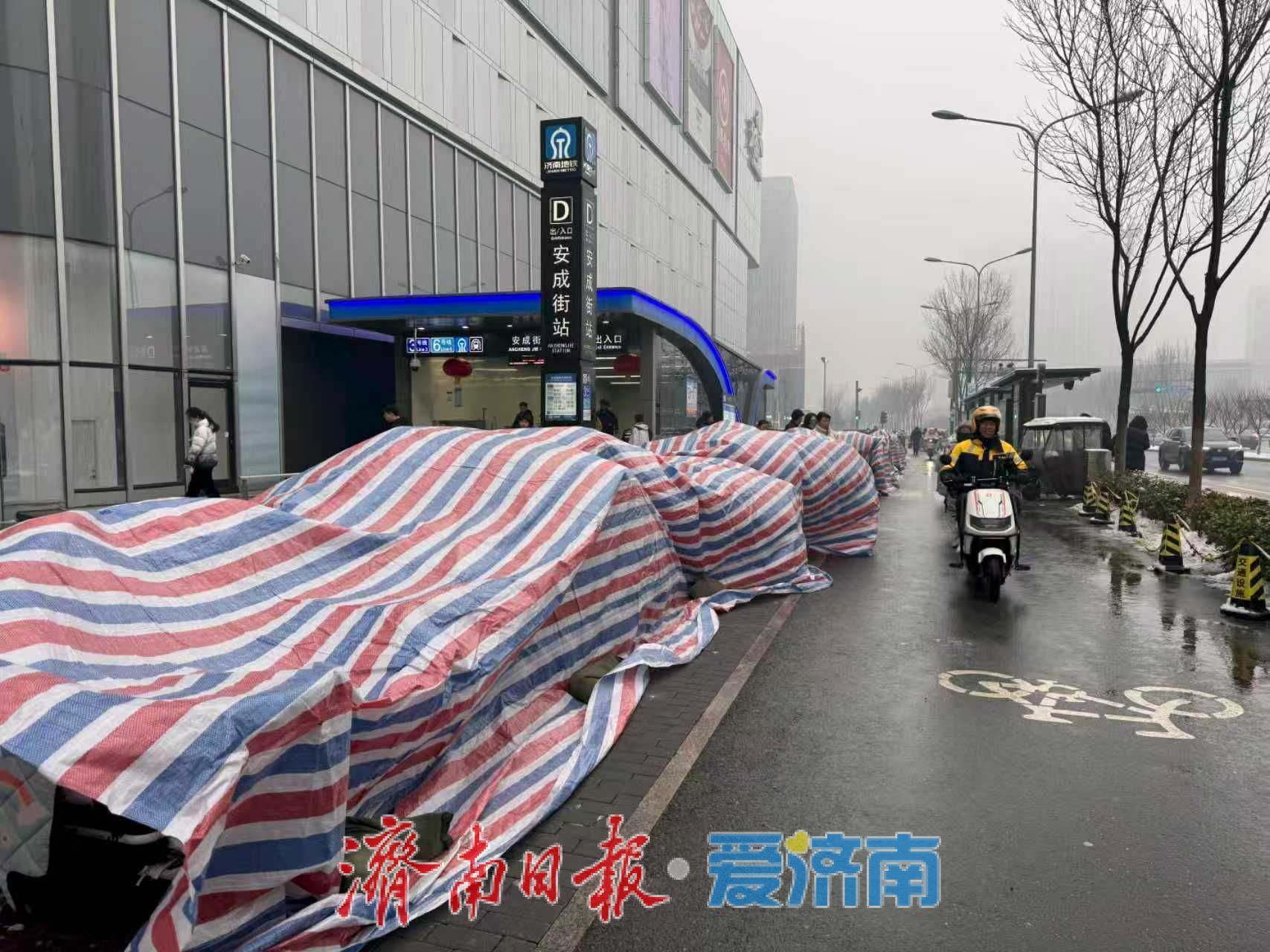 雪落泉城 彻夜守护！济南地铁护航您的“准点通勤”