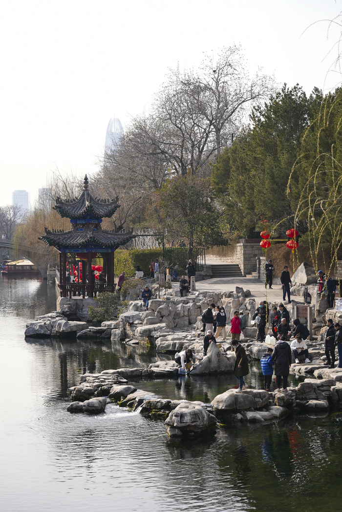 泉边打水，或许是最接近济南人的生活方式