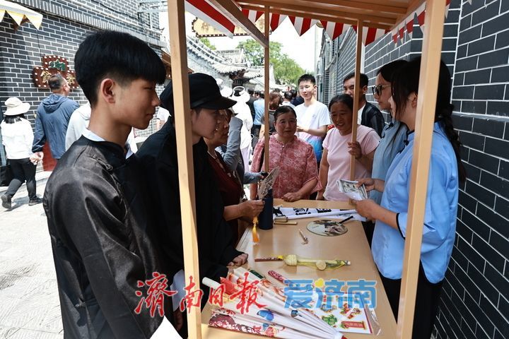 文武古韵映古巷 文旅新风醉游人