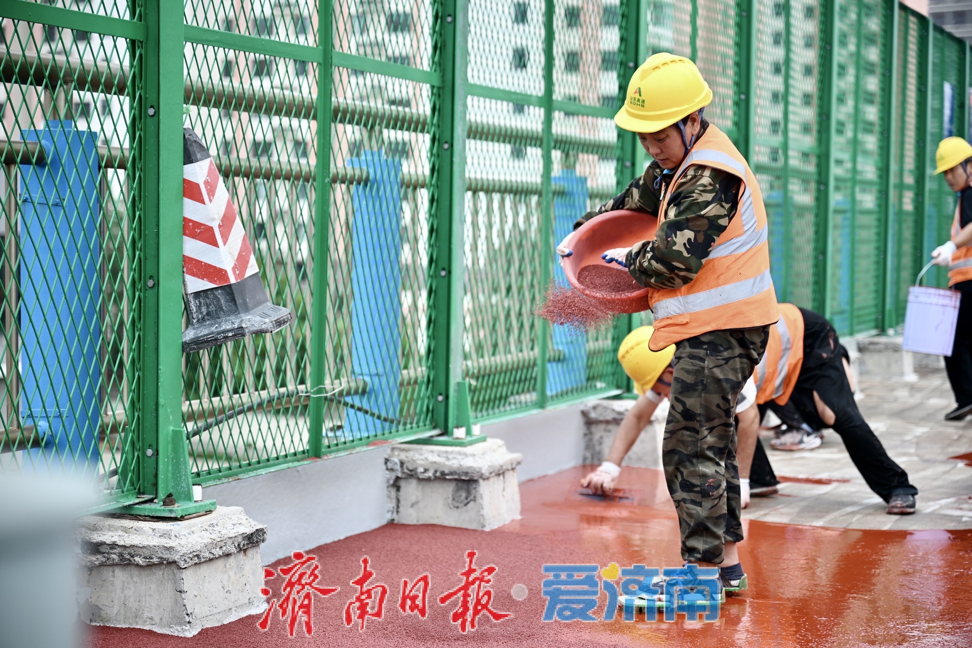 抢抓工期加紧施工 济南纬六路高架桥大修工程有序推进