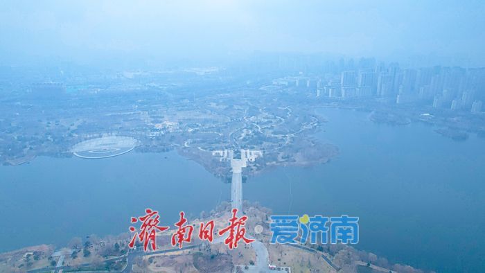 一年四季 泉在济南丨冬雨初歇云雾起 华山湖畔似仙境