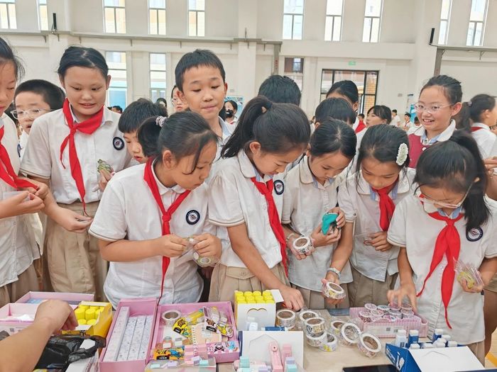 高新区景汇小学第三届未来之星颁奖典礼暨第四届幸福驿站之乐兑嘉年华欢乐启动