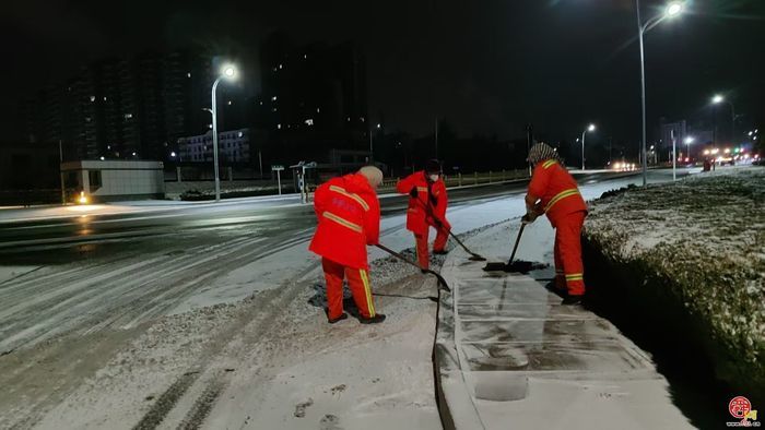 2.4万人次鏖战30小时 济南市区主次道路已无积雪通行顺畅