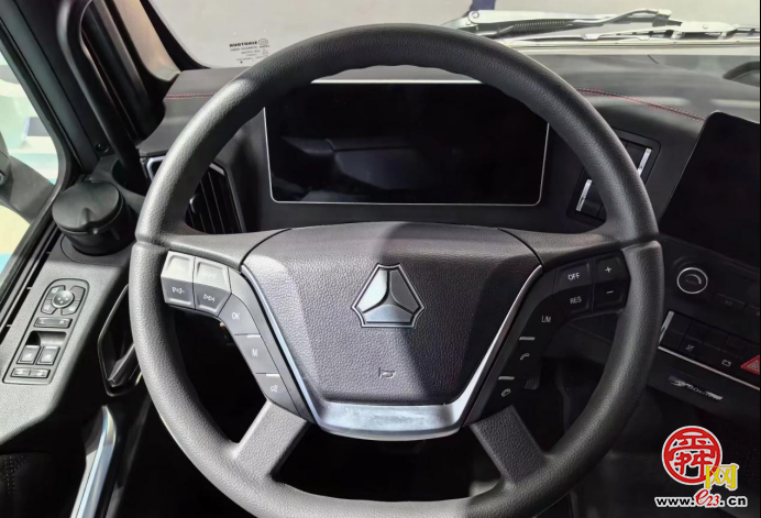 续航与效能双突破 解析汕德卡G7H800度电牵引车