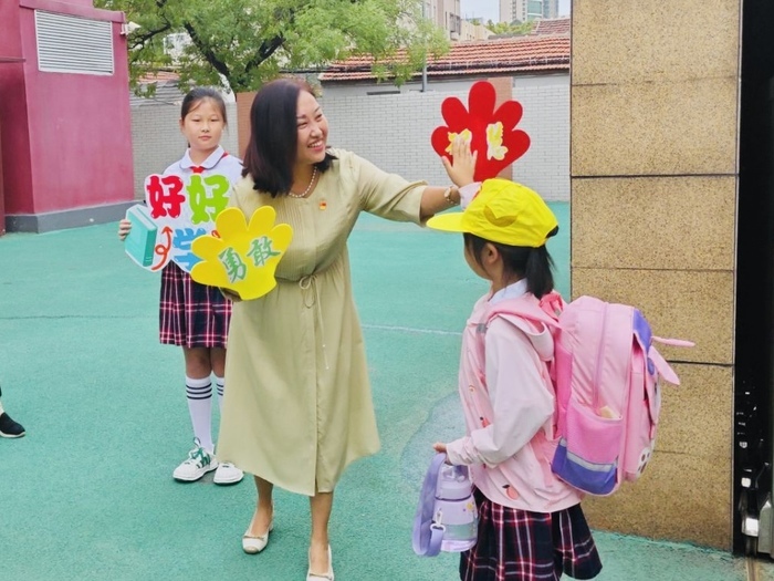 强国有我立志向，少年风发正当燃！济南市趵突泉小学新学期开学典礼举行