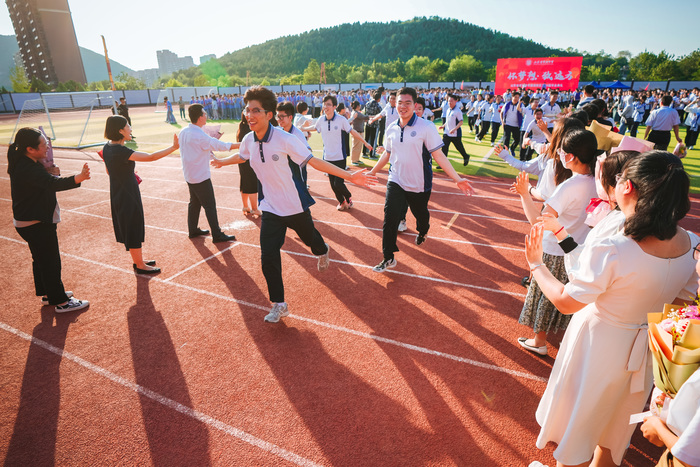 怀梦想·致远方！省实验中学德润校区举行毕业典礼