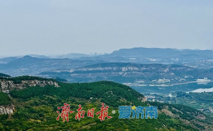 一年四季 泉在济南丨重峦叠嶂染秋色