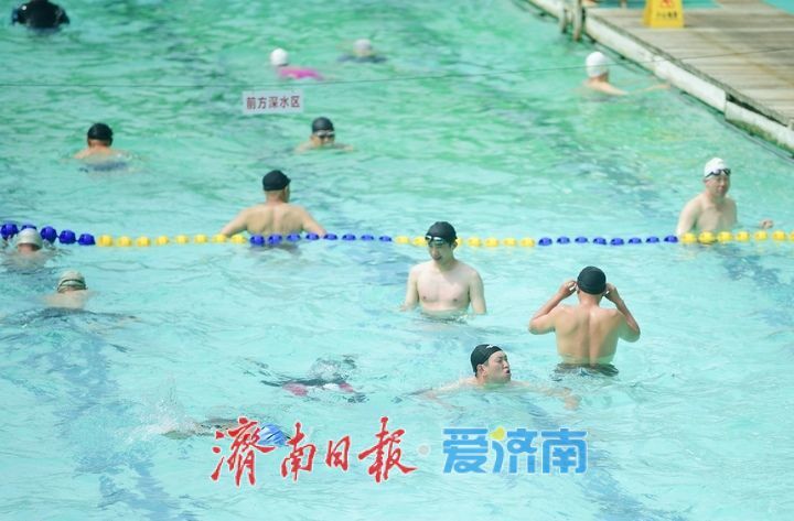 一年四季 泉在济南 