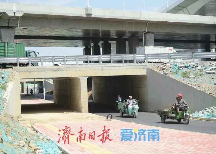 新建零点枢纽互通立交增设行人桥涵，确保安全有序“各行其道”
