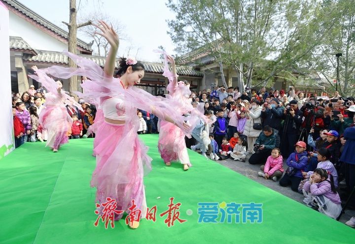春风拂岸樱绽龙潭 ，济南市第23届五龙潭樱花节正式启幕
