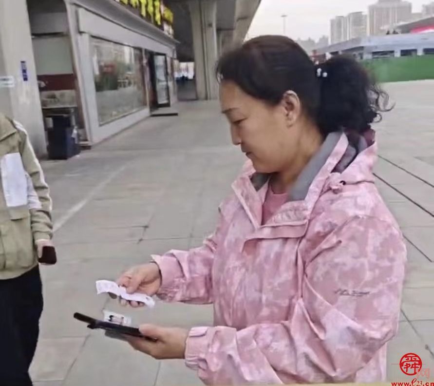 为他点赞｜恒通“的哥”停运送还乘客丢失手机