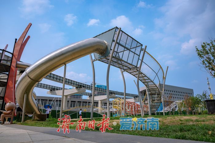 一年四季 泉在济南丨唐冶中央公园变身“都市避暑绿洲”