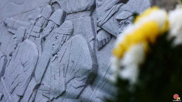 清明寄哀思 薪火永相传——立德学校师生徒步红色广场开展教育活动