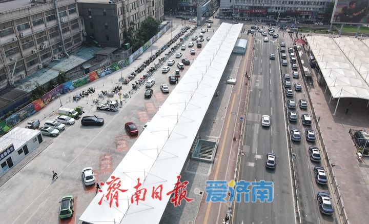 拆栏移场，济南火车站南广场通透迎客