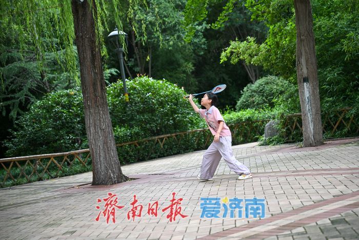 一年四季 泉在济南丨济南花圃公园：城市绿肺润民心