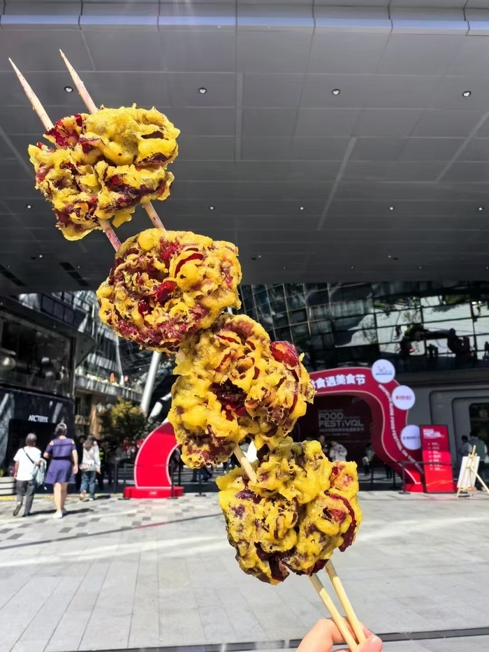 景区餐饮门店火爆 鲁菜成游客“必选项！餐饮消费预估3日迎来高峰