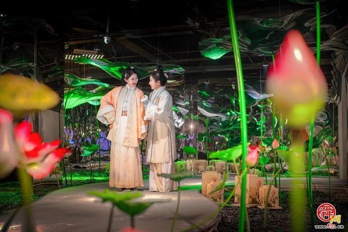 词揽鹊华千年景 易安风骨如梦来 ——如梦令宋词主题演艺乐园盛大开园