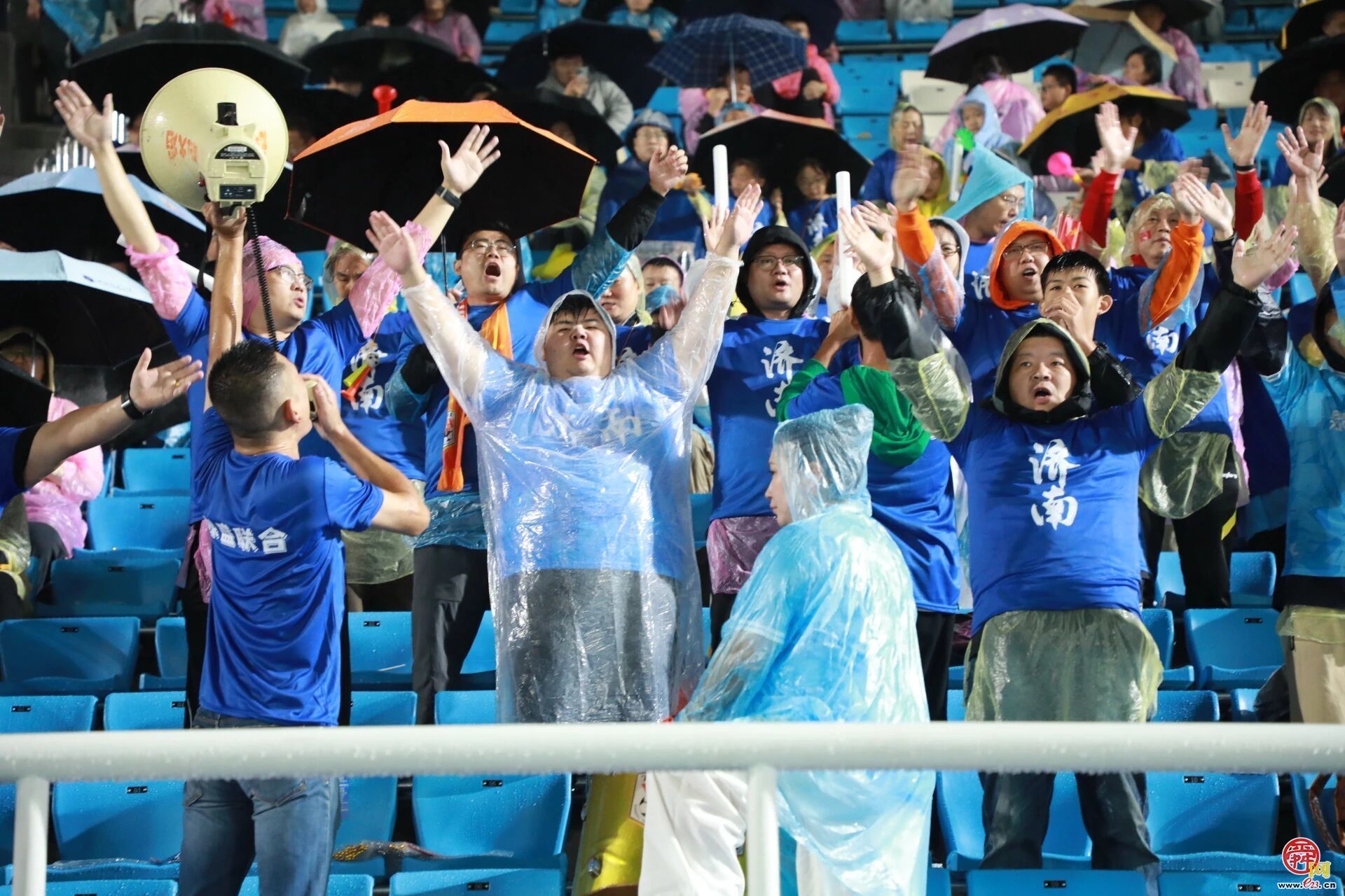 绿茵场上3:0，场内场外N:0！文明赛场，济南完胜！