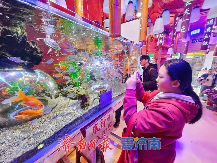 烟火气里藏商机 “宝藏小店”激活城市消费新活力